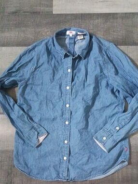Levi's Woman's Light Blue Denim Button-Down Shirt
